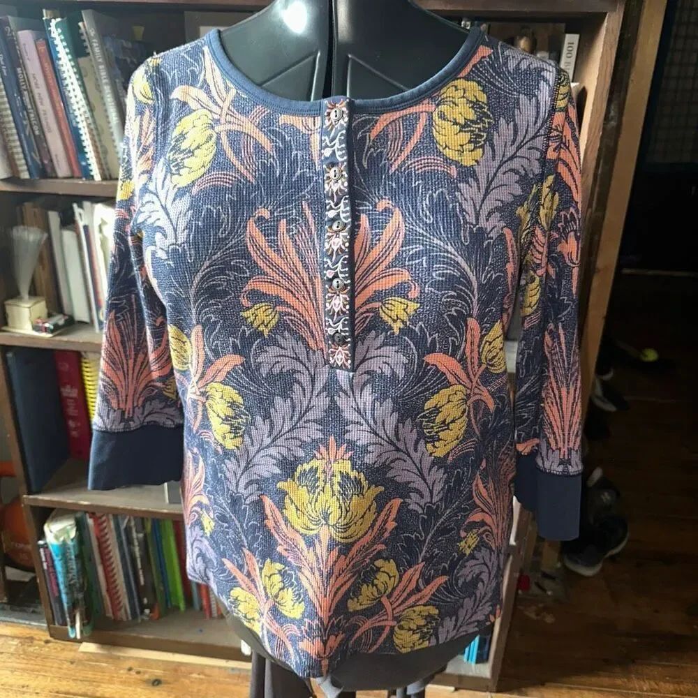 Sundance purple floral waffle L whimsical long sleeve shirt